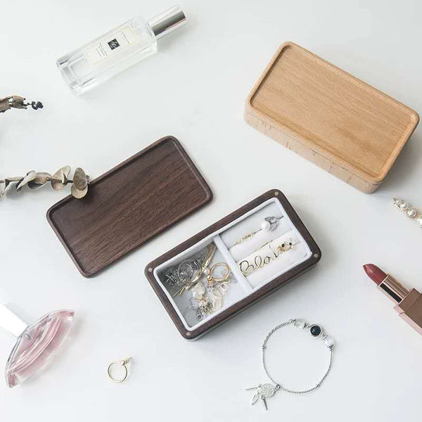Portable wooden jewelry box