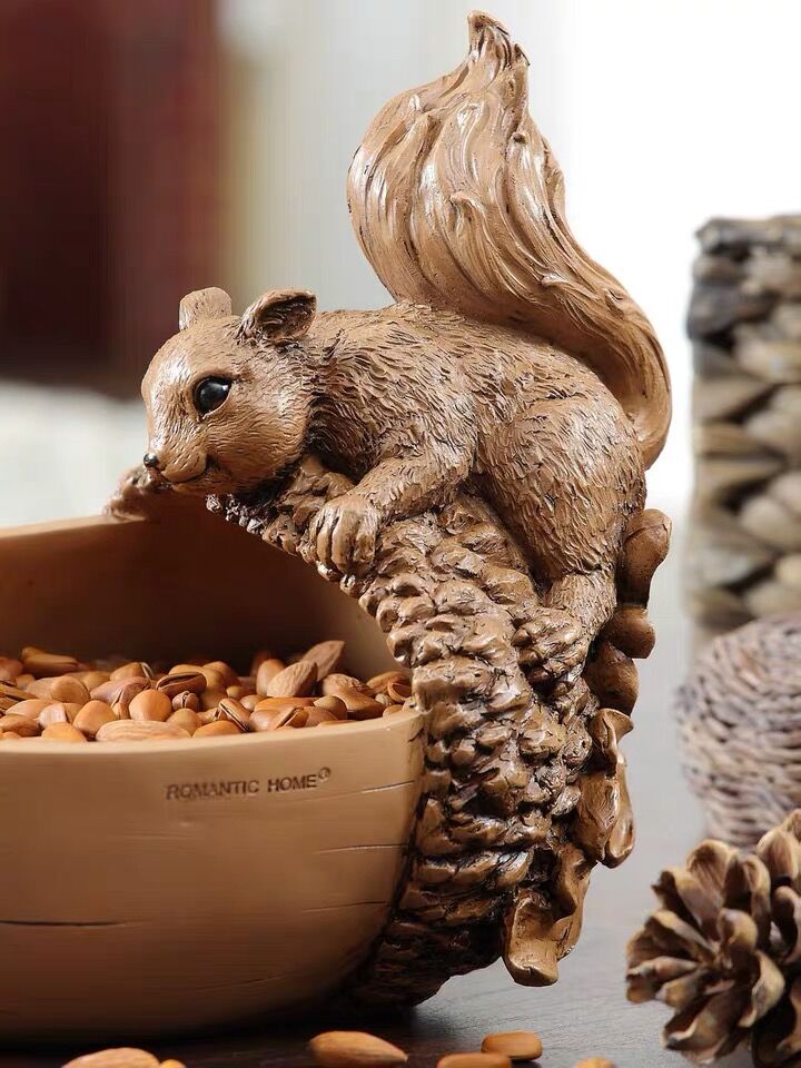 Hand carved squirrel, jewelry storage, Nut/Candy/Snack/Key Bowl Dish, Home Decoration - Nillishome
