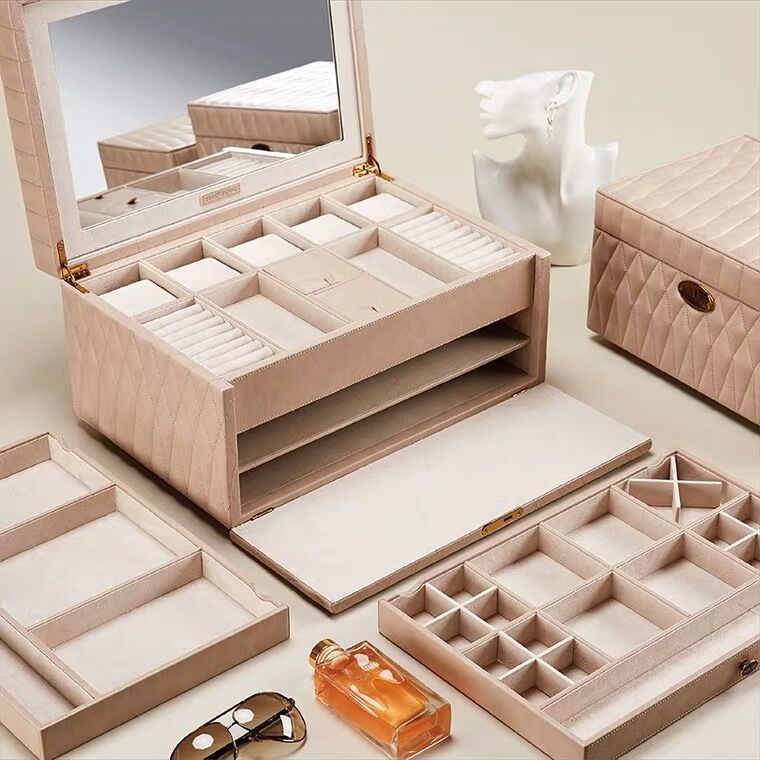 Luxury leather Watch jewelry box with lock jewelry organizer - Nillishome